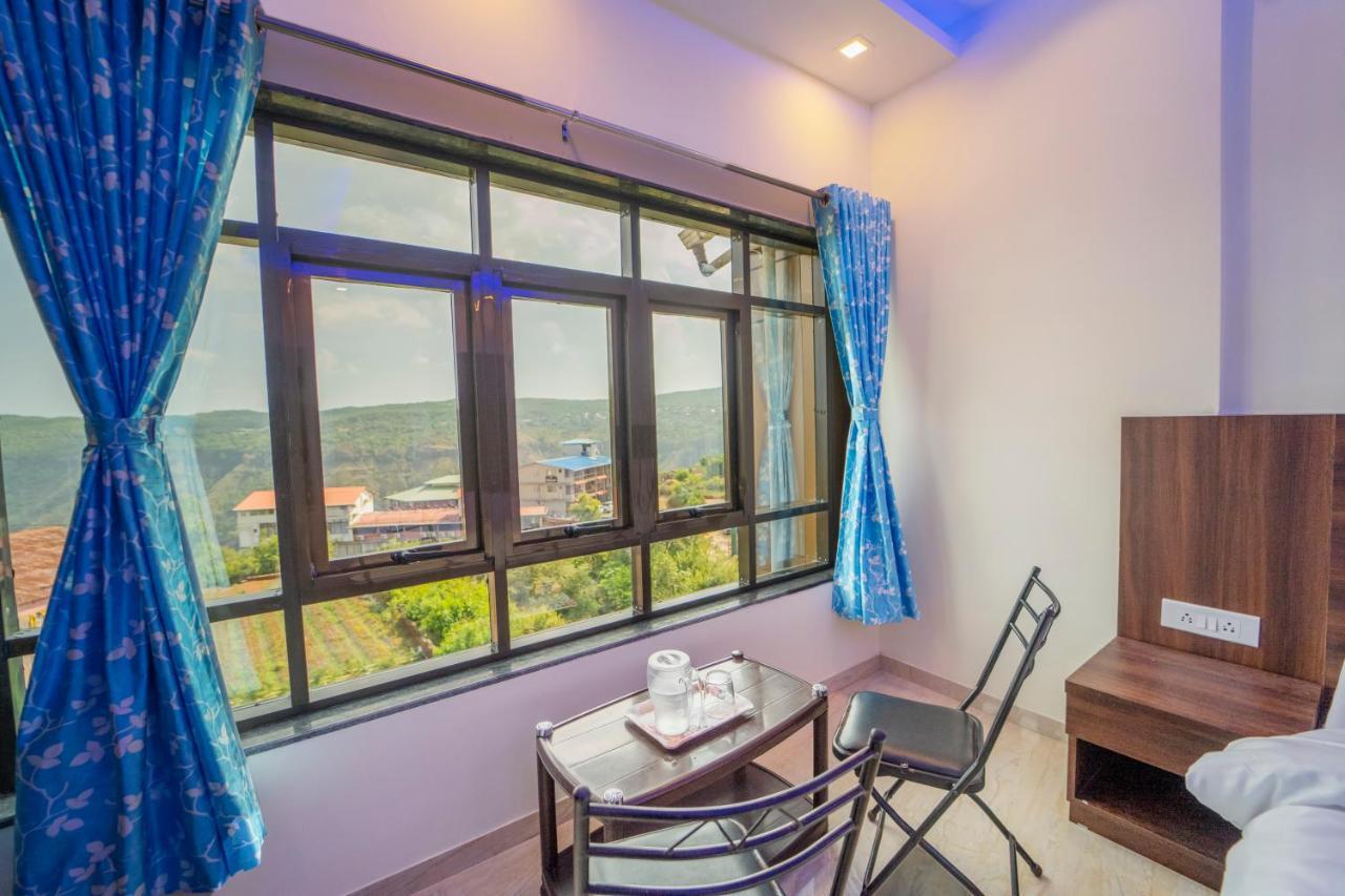 מלון Mahābaleshwar Veggies Residency & Pure Veg Restaurant מראה חיצוני תמונה